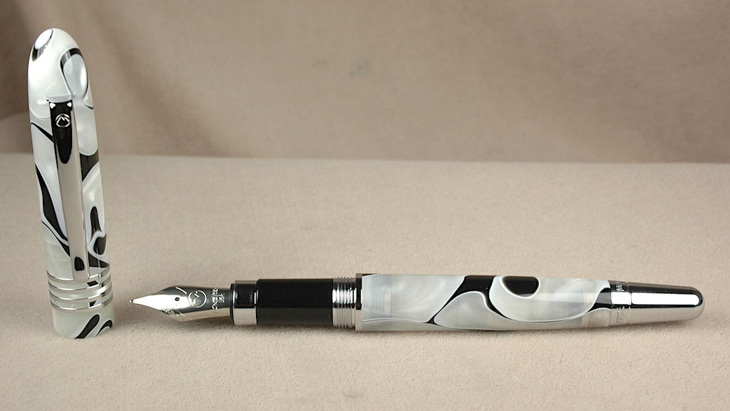 Pre-Owned Pens: 6163: Monte Verde: Mountains of the World Everest